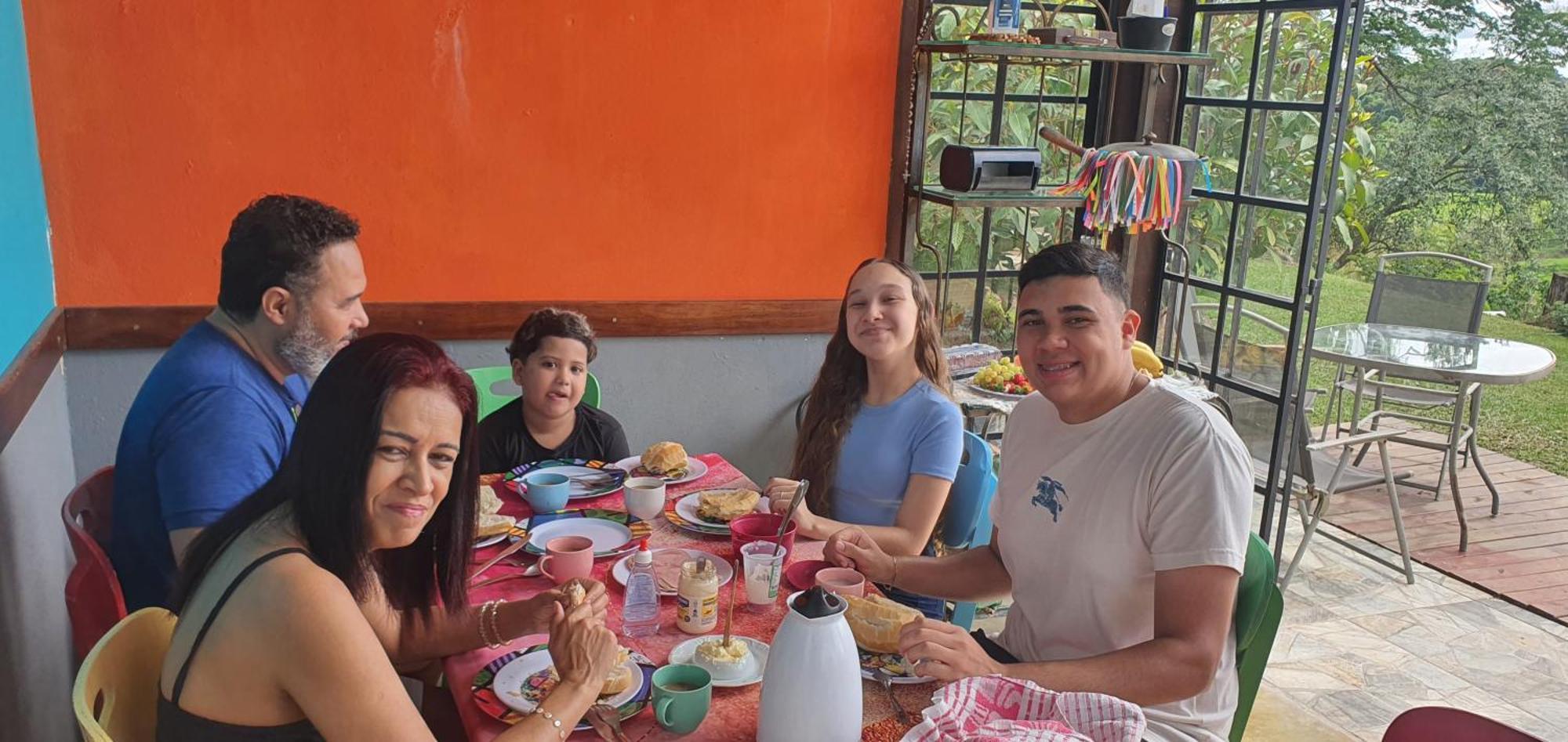Alojamento de Acomodação e Pequeno-almoço Recanto Acácias *